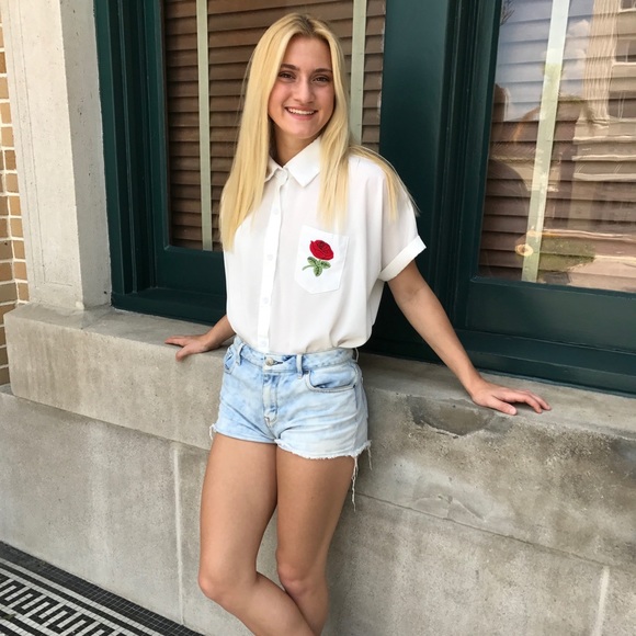 White Collard Top with Rose Embroidered - Picture 4 of 6